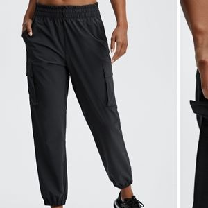🆕️ fabletics • sightseer woven cargo pants